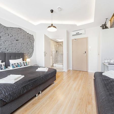 Six Suites, Old Town Гданьск Экстерьер фото
